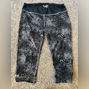 Under Armour Heatgear compression capris- women’s M